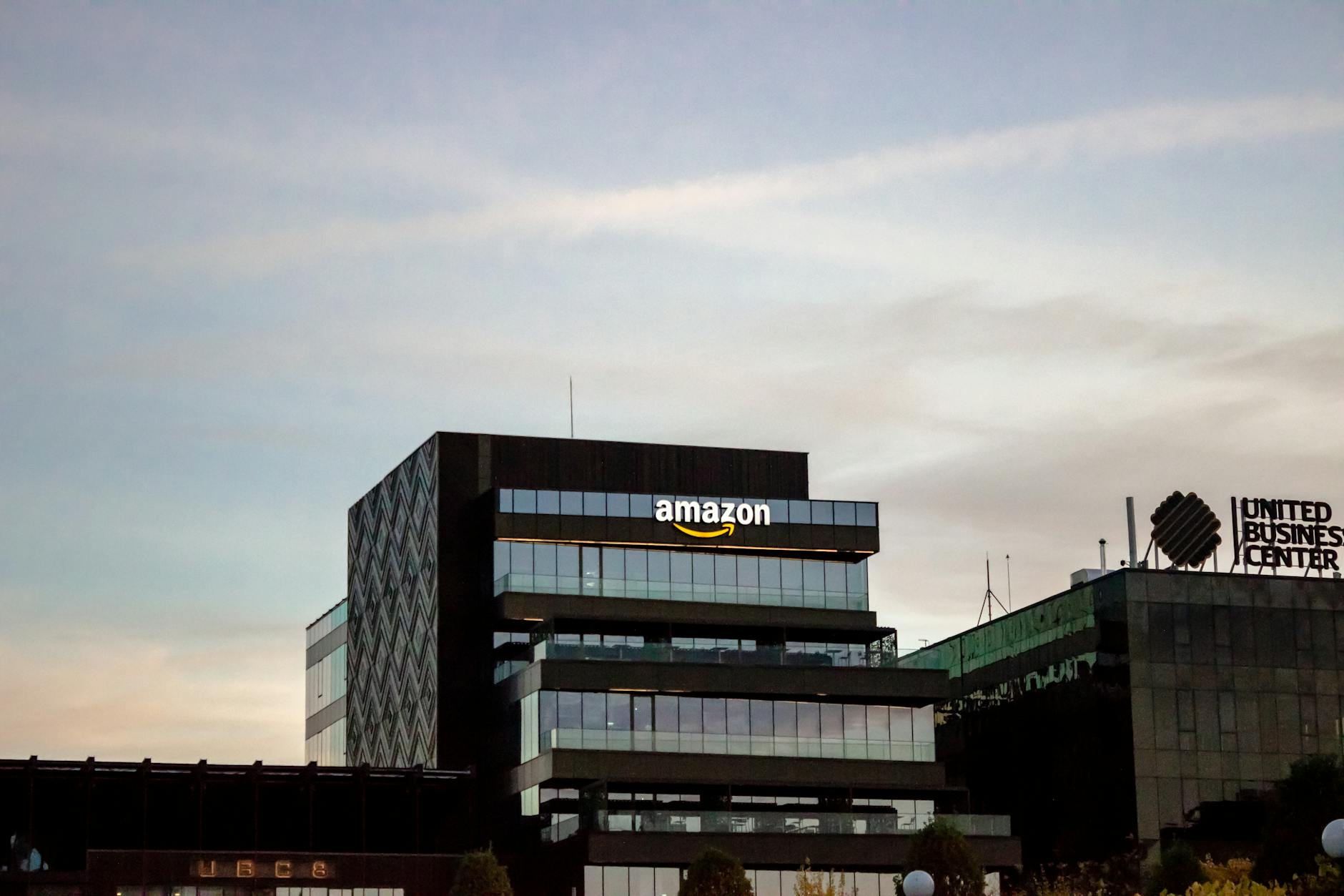 amazon_data_center